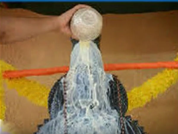 ಕ್ಷೀರಾಭಿಷೇಕ