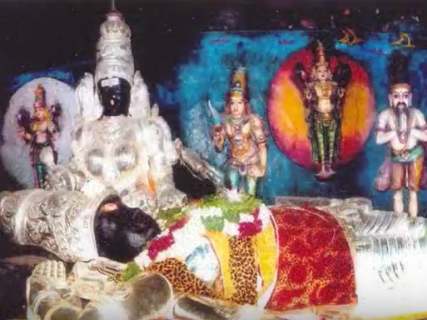 ಪರಮಶಿವನು ಪಾರ್ವತಿ ದೇವಿಯ ತೊಡೆಯ ಮೇಲೆ ಪವಳಿಸುತ್ತಿರುವ ಶಿವಲಿಂಗ
