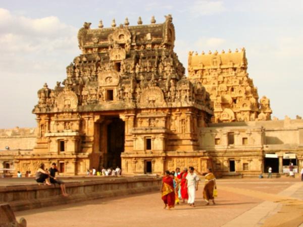 ಈ ದೇವಾಲಯದ ನೆರಳು ಭೂಮಿಯ ಮೇಲೆ ಬೀಳದೇ ಇರುವುದರ ರಹಸ್ಯ ಬಯಲು....