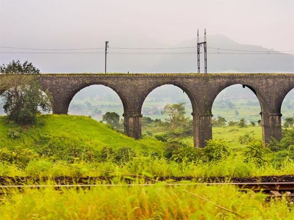 ಬಸ್ಸು ಪ್ರಯಾಣದ ಮೂಲಕ