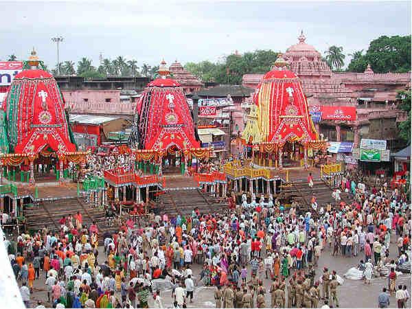 ಆಶ್ಚರ್ಯ: ಇಲ್ಲಿ ಹನುಮನನ್ನು ಬೇಡಿಗಳಿಂದ ಕಟ್ಟಿಹಾಕಿದ್ದಾರೆ!