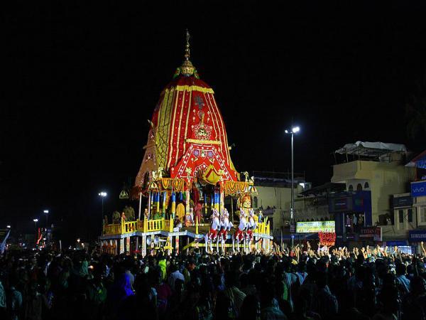 ಆಶ್ಚರ್ಯ: ಇಲ್ಲಿ ಹನುಮನನ್ನು ಬೇಡಿಗಳಿಂದ ಕಟ್ಟಿಹಾಕಿದ್ದಾರೆ!