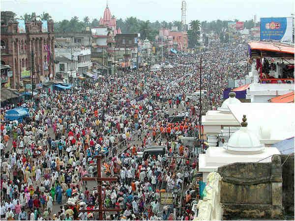 ಆಶ್ಚರ್ಯ: ಇಲ್ಲಿ ಹನುಮನನ್ನು ಬೇಡಿಗಳಿಂದ ಕಟ್ಟಿಹಾಕಿದ್ದಾರೆ!