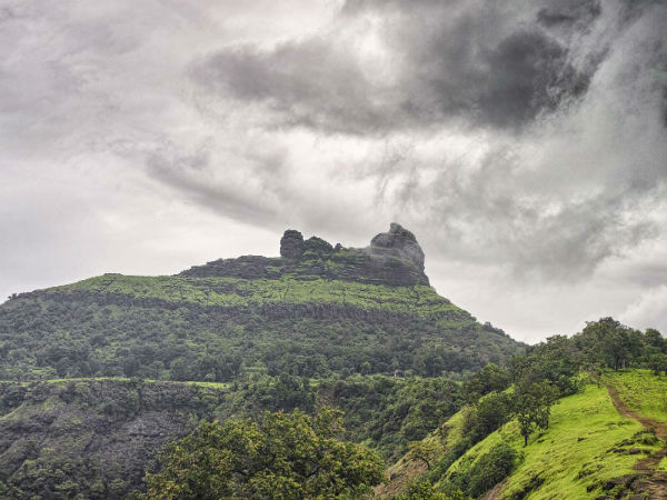 ಪನ್ವೇಲ್ ನಲ್ಲೊ೦ದು ಅಲ್ಪಕಾಲೀನ ನಿಲುಗಡೆ