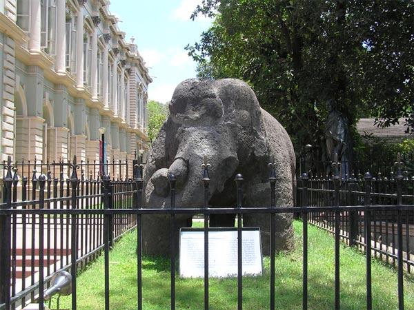 8.ಎಲಿಫೆಂಟಾ ಗುಹೆ