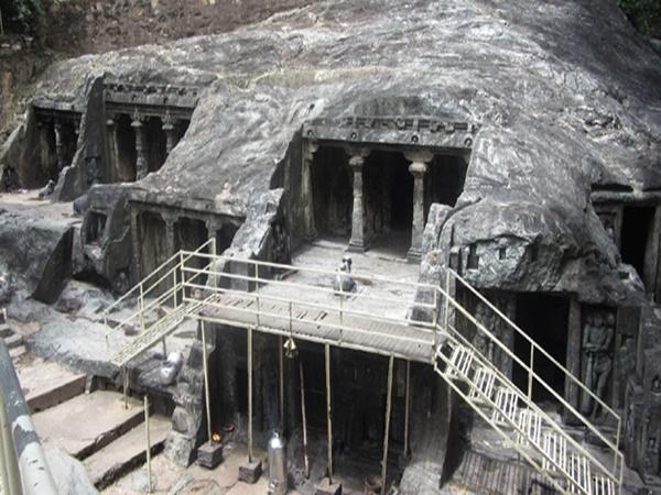 1.ಭೈರವಕೋನದಲ್ಲಿರುವ 8 ಶಿವಲಿಂಗ