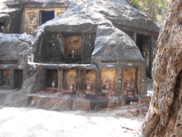 4.ಭೈರವಕೋನದಲ್ಲಿರುವ 8 ಶಿವಲಿಂಗ