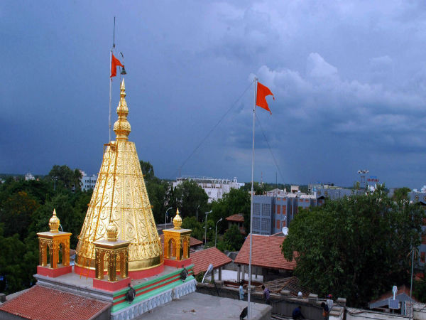 ಶಿರ್ಡಿಯಲ್ಲೊ೦ದು ಅಲ್ಪಕಾಲೀನ ನಿಲುಗಡೆ