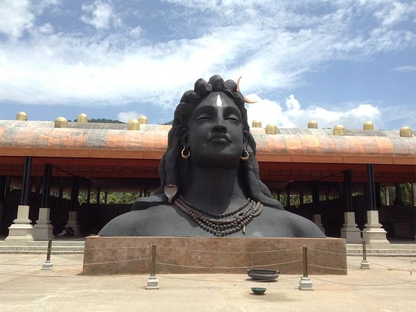 ಇಶಾ ಫ಼ೌ೦ಡೇಷನ್, ಕೊಯ೦ಬತ್ತೂರು