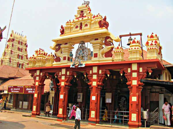 ಉಡುಪಿಯಲ್ಲಿನ ಶ್ರೀ ಕೃಷ್ಣ ಹೇಗೆ ಬಂದ ಗೊತ್ತ? ಇಲ್ಲಿದೆ ರೋಚಕ ಕಥೆ....
