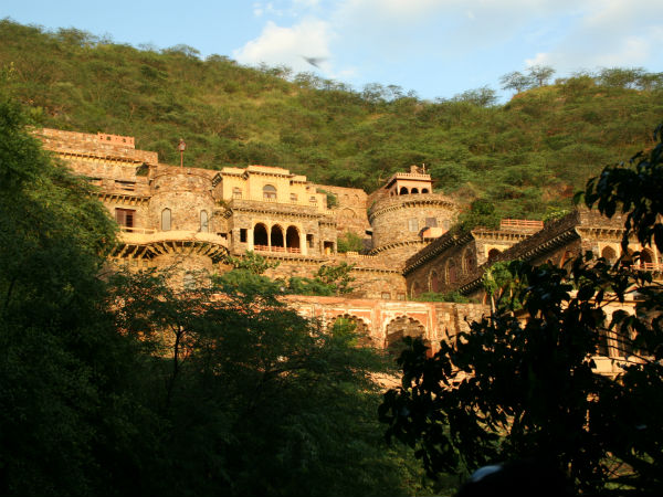 ನೀಮ್ರಾನಾ