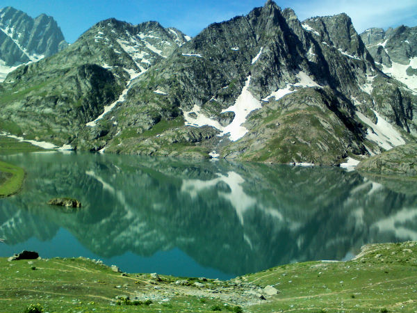 Trekking in the Great Lakes of Kashmir Trekking in the Great Lakes of Kashmir