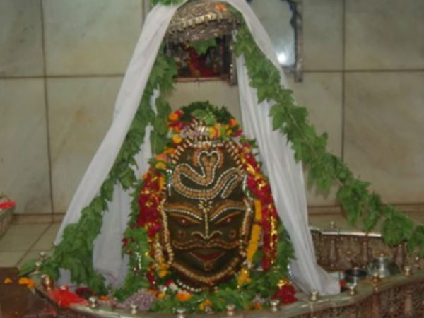 ಶವದ ಭಸ್ಮದಿಂದ ಅಭಿಷೇಕ ಮಾಡುತ್ತಾರೆ ಈ ಸ್ವಾಮಿಯನ್ನು....