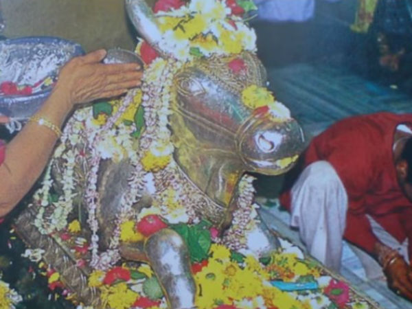 ಶವದ ಭಸ್ಮದಿಂದ ಅಭಿಷೇಕ ಮಾಡುತ್ತಾರೆ ಈ ಸ್ವಾಮಿಯನ್ನು....