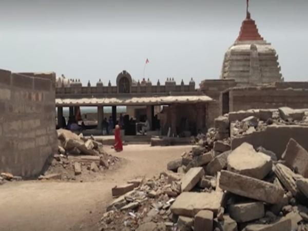 ಎಂಟು ತಿಂಗಳು ನೀರಿನಲ್ಲಿಯೇ ಇರುವ ದೇವಾಲಯವಿದು.....