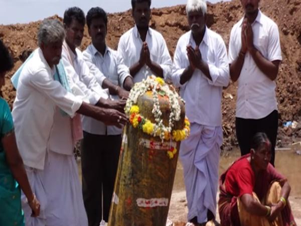 ಎಂಟು ತಿಂಗಳು ನೀರಿನಲ್ಲಿಯೇ ಇರುವ ದೇವಾಲಯವಿದು.....