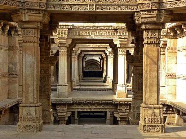 ಅಡಲಜ್ ಮೆಟ್ಟಿಲುಬಾವಿ