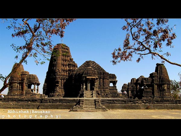 ಸಿನ್ನಾರ್ ನ ಗೊ೦ಡೇಶ್ವರ್ ದೇವಸ್ಥಾನ