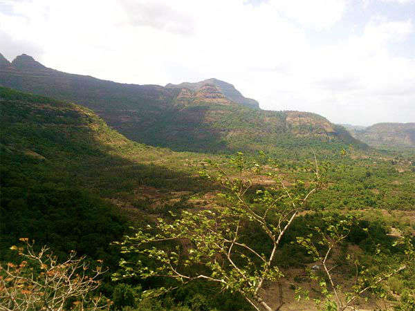 ಮ್ಯಾನ್ಗಾ೦ವ್ ನಲ್ಲಿ ಮ್ಯಾನ್ಗಢ್ ಕೋಟೆ