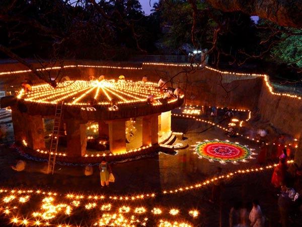 ಪಾತಾಳೇಶ್ವರ ಗುಹಾ ದೇವಾಲಯ