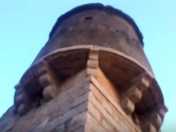 ಪದ್ಮವ್ಯೂಹವನ್ನು ಹಾಗು ಗುಪ್ತನಿಧಿಯನ್ನು ಹೊಂದಿರುವ ಅದ್ಭುತವಾದ ಕೋಟೆ ಇದು....
