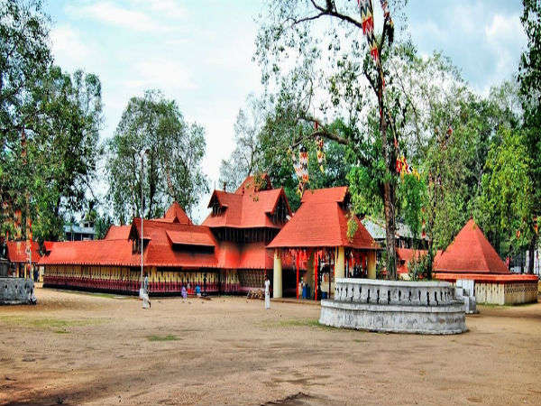 ಕೊಡುಂಗಲ್ಲೂರ್ ಭಗವತಿ ದೇವಸ್ಥಾನ, ಕೇರಳ