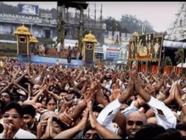 ತಿರುಮಲದಲ್ಲಿ ಮಹಾದ್ಭುತ...ಕಣ್ಣು ತೆರೆದ ಸ್ವಾಮಿ..