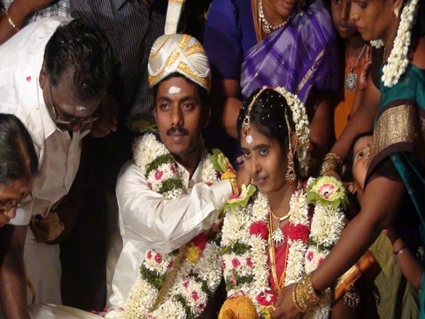 ವಿವಾಹವಾಗಿಲ್ಲವೇ? ವರ್ಷದೊಳಗೆ ವಿವಾಹ ಭಾಗ್ಯ ಒಲಿದುಕೊಳ್ಳಲು ಇಲ್ಲಿಗೆ ತೆರಳಿ...