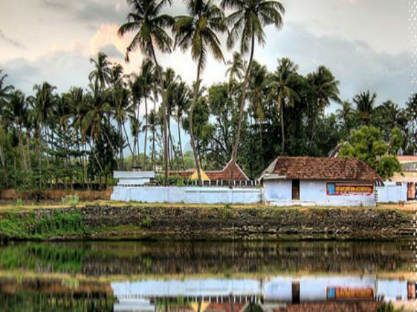 ಶ್ರೀ ಇಮೂರ್ ಭಗವತಿ ದೇವಸ್ಥಾನ, ಕಲ್ಲೇಕುಲ೦ಗಾರ