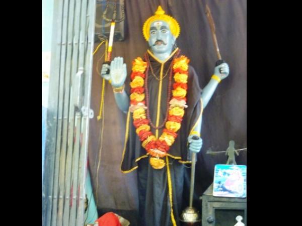 ಶನಿಯ ಸಡೆಸಾತಿ ಮರಣವನ್ನು ಸೂಚಿಸುತ್ತದೆಯೇ? ಹಾಗಾದರೆ ಇಲ್ಲಿಗೆ ತೆರಳಿ...