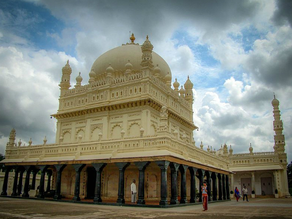4) ಟಿಪ್ಪು ಸುಲ್ತಾನ್ ಗುಂಬಜ್