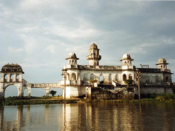 1) ತ್ರಿಪುರ