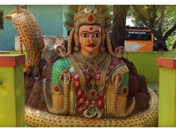 700 ವರ್ಷ ಹಳೆಯ ಬಲ್ಕಂಪೇಟೆ ಎಲ್ಲಮ್ಮ ದೇವಾಲಯದ ರಹಸ್ಯವೇನು ಗೊತ್ತ?
