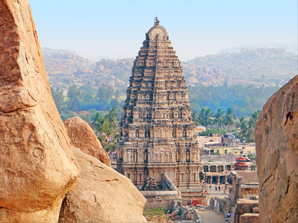 ಐತಿಹಾಸಿಕ ಅವಶೇಷಗಳಲ್ಲಿ ಮೈಮರೆಯಿರಿ