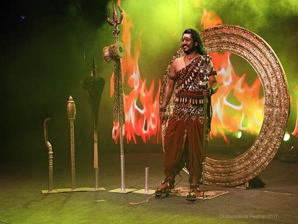 2.ನಿತ್ಯಾನಂದನ ಧ್ಯಾನ ಎಲ್ಲಿ ನಡೆಯುತ್ತದೆ?