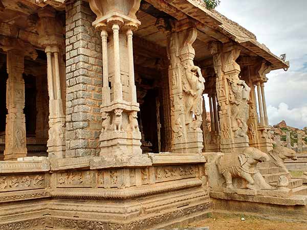 4) ಹಂಪಿ (ಕರ್ನಾಟಕ)