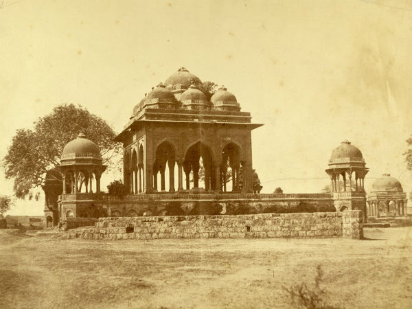 ಮೀರತ್ ನಲ್ಲಿ ಸಣ್ಣ ನಿಲುಗಡೆ್