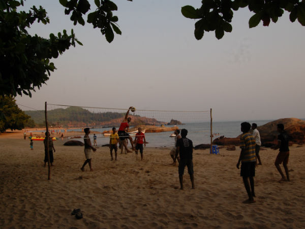 ಬೀಚ್ ನಲ್ಲಿ ಅಡ್ದಾಡಿ