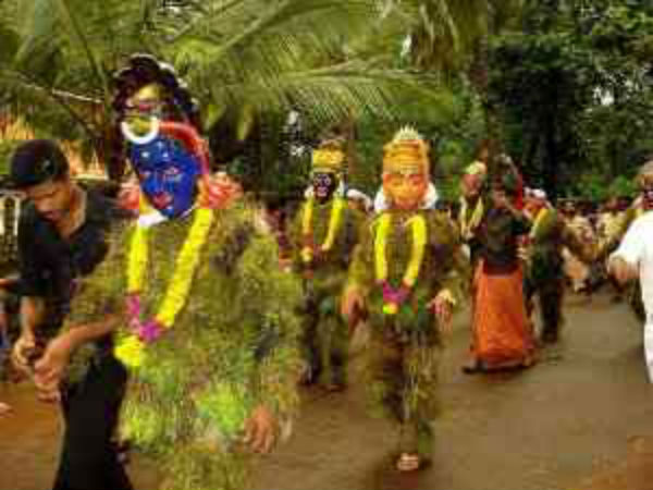 5.ಡ್ಯಾನ್ಸ್ ಮಾಡಿದರೆ ದೇವರು ಕೂಡ ಇಳಿದು ಬರಲೇಬೇಕು...!