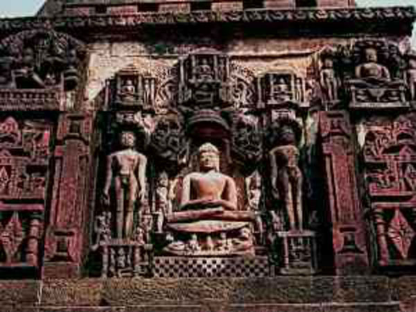 6.ಜೈನ ದೇವಾಲಯ