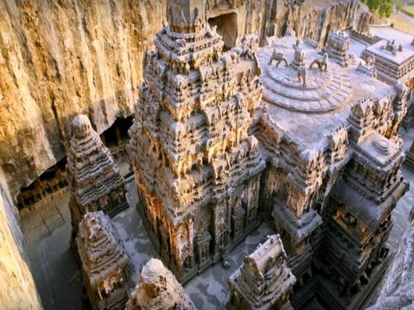 1.ಔರಂಗಜೇಬನಿಗೆ ಸವಾಲು ಹಾಕಿದ ಹಿಂದೂ ದೇವಾಲಯ...