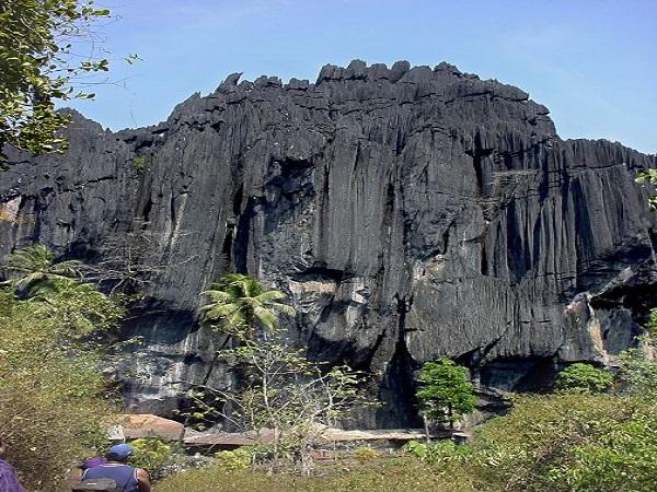 1.ಯಾಣಾ ರಾಕ್ಸ್