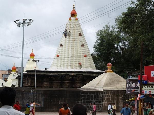 14.ಕೊನೆಗೆ ಒಬ್ಬ ಋಷಿ ಆಕೆಯನ್ನು ವಿವಾಹ ಮಾಡಿಕೊಳ್ಳಲು ಮುಂದೆ ಬರುತ್ತಾನೆ. ಆತನ ಹೆಸರೇಉದ್ದಾಲಕು. ನಂತರ ಲಕ್ಷ್ಮೀದೇವಿ ಶ್ರೀಮಹಾ ವಿಷ್ಣುವನ್ನು