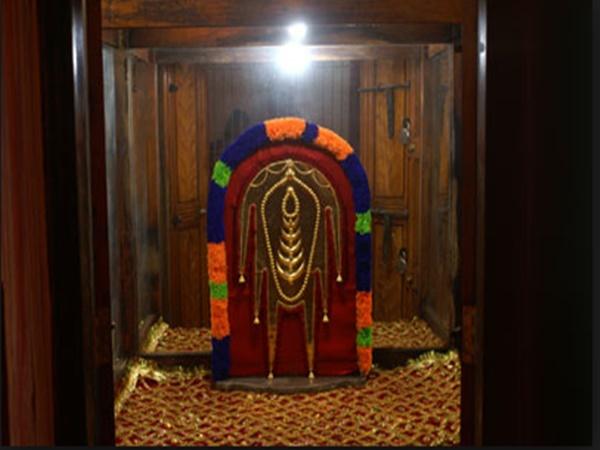 15.ಅಲ್ಲಿ ಇಂದಿಗೂ ದುರ್ಯೋಧನನೇ ದೇವರು..