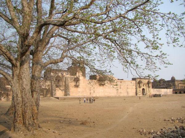 ಮುಸಲ್ಮಾನರೂ ಕೂಡಾ ಈ ಕೋಟೆಯನ್ನು ಆಳಿದ್ದಾರೆ