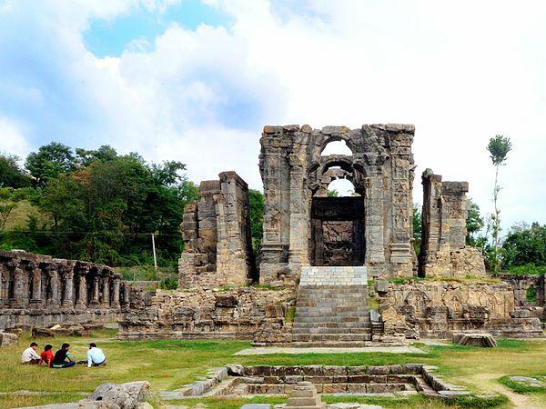 ಸೂರ್ಯದೇವನಿಗೆ ಸಮರ್ಪಿತವಾಗಿದೆ