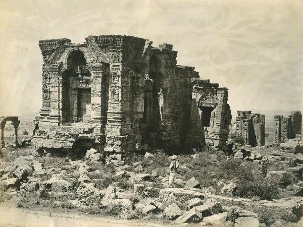 ಮಾರ್ತಂಡ್ ಸೂರ್ಯ ಮಂದಿರ ಎಲ್ಲಿ ನಿರ್ಮಾಣವಾಗಿದೆ?