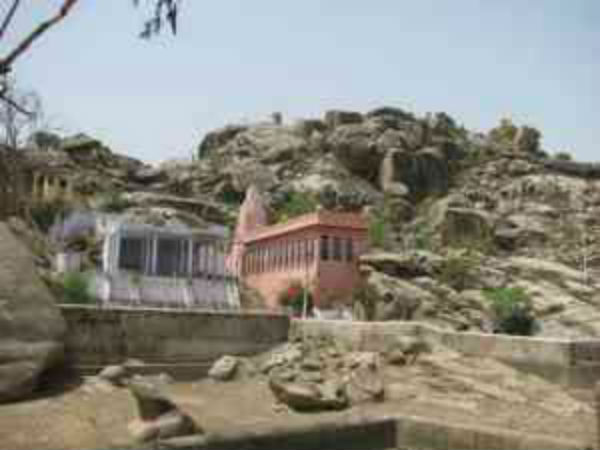 4.ಗಣೇಶ್ ಗಿರಿ ದೇವಾಲಯ ಮತ್ತು ಮ್ಯೂಸಿಯಂ