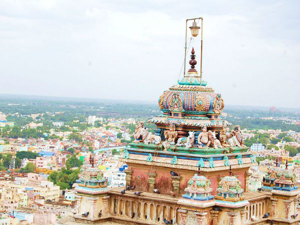 ಗಣೇಶನ ತಲೆಗೆ ಹೊಡೆ ವಿಭೀಷಣ