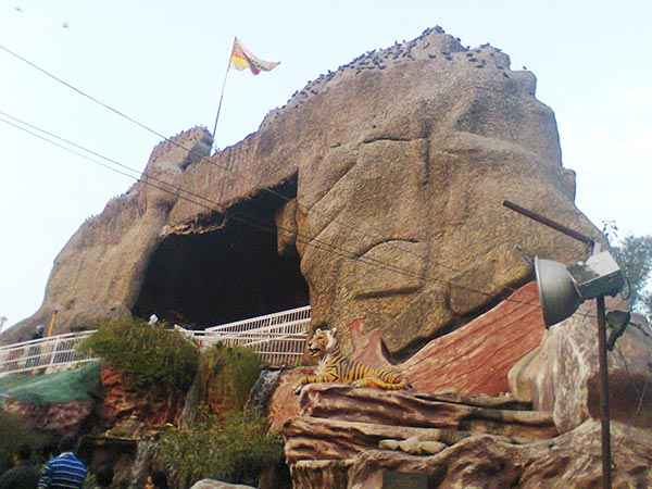 6 ದೇವಿ ತಾಲಾಬ್ ಮಂದಿರ